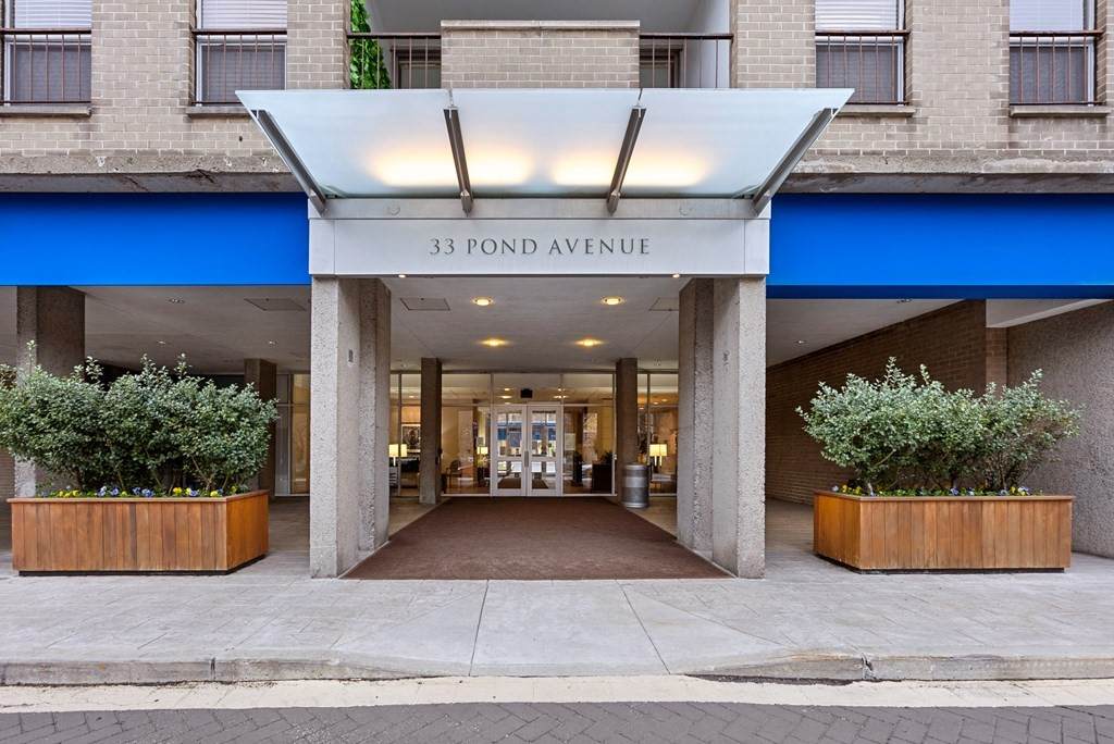 33 Pond Ave - Photo 1