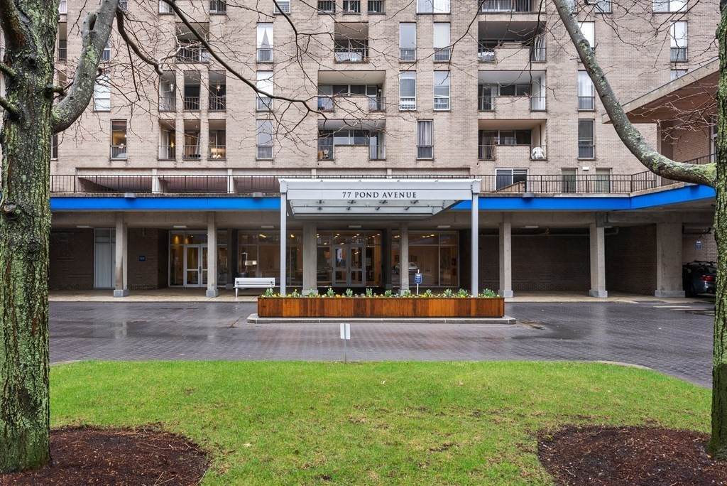 77 Pond Ave - Photo 1