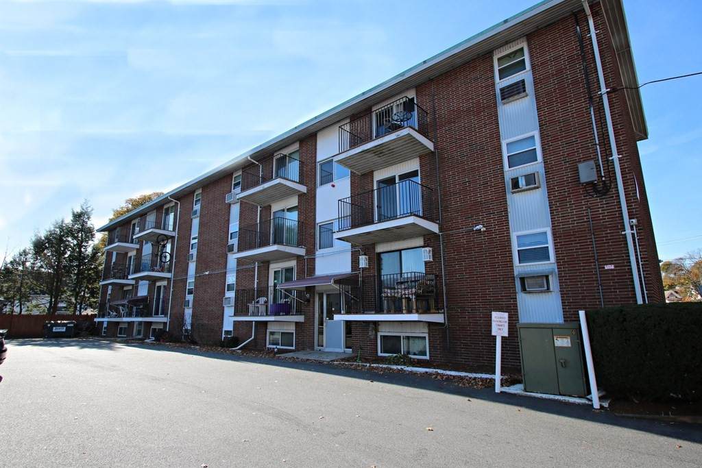36 Essex Street - Photo 1