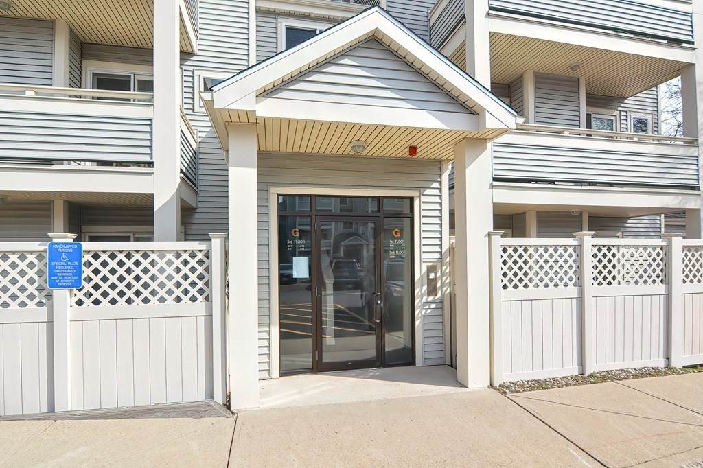 200 Falls Blvd - Photo 1