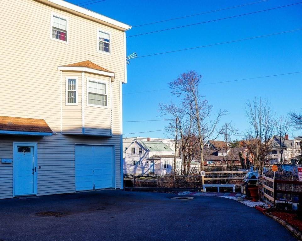 14 Tyler St - Photo 1