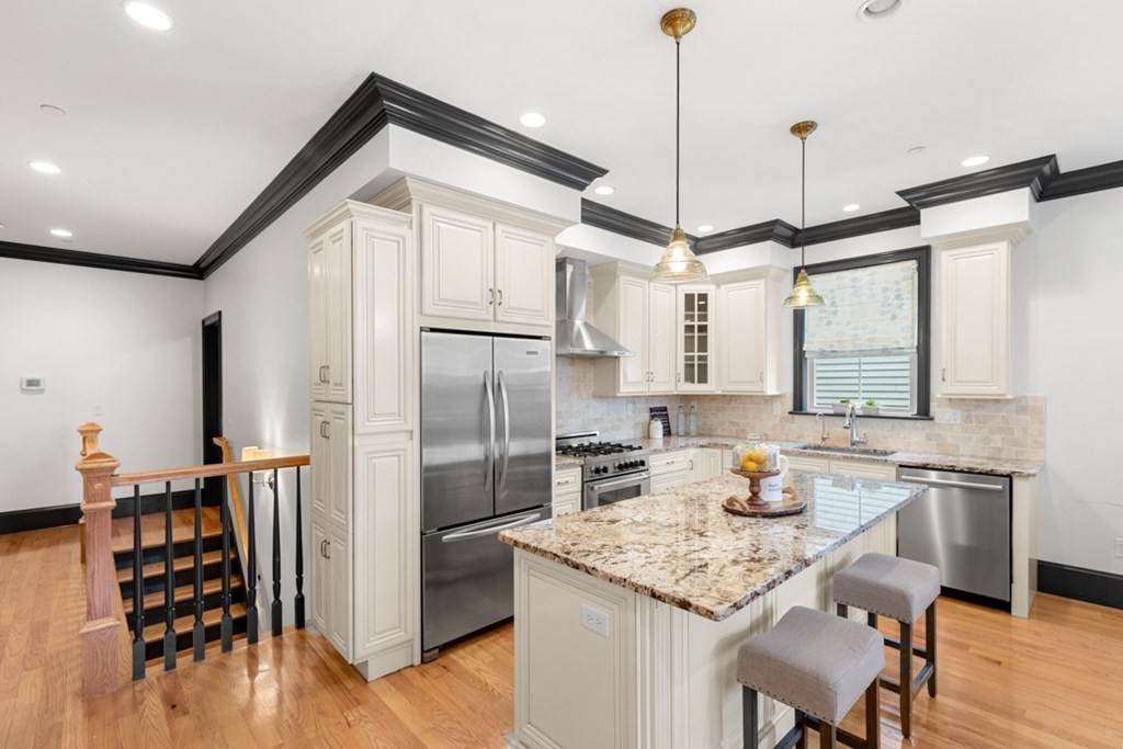 615 East 6th - Photo 1