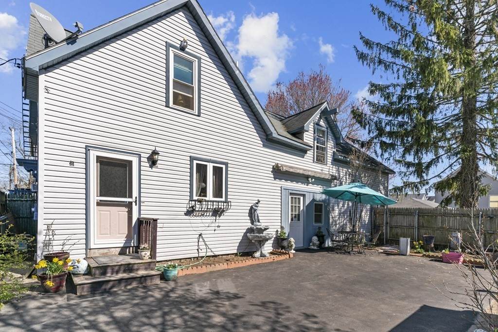 112 Sycamore St - Photo 1