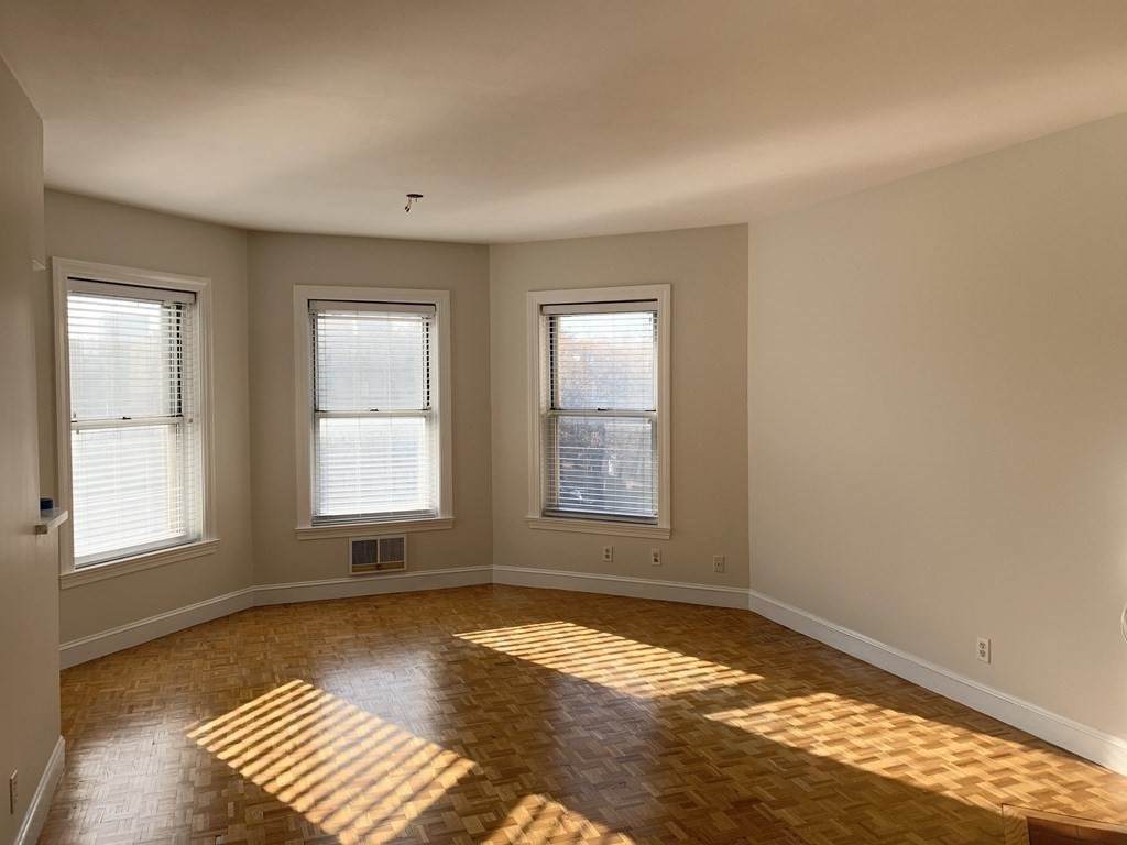 416 Commonwealth Ave - Photo 1