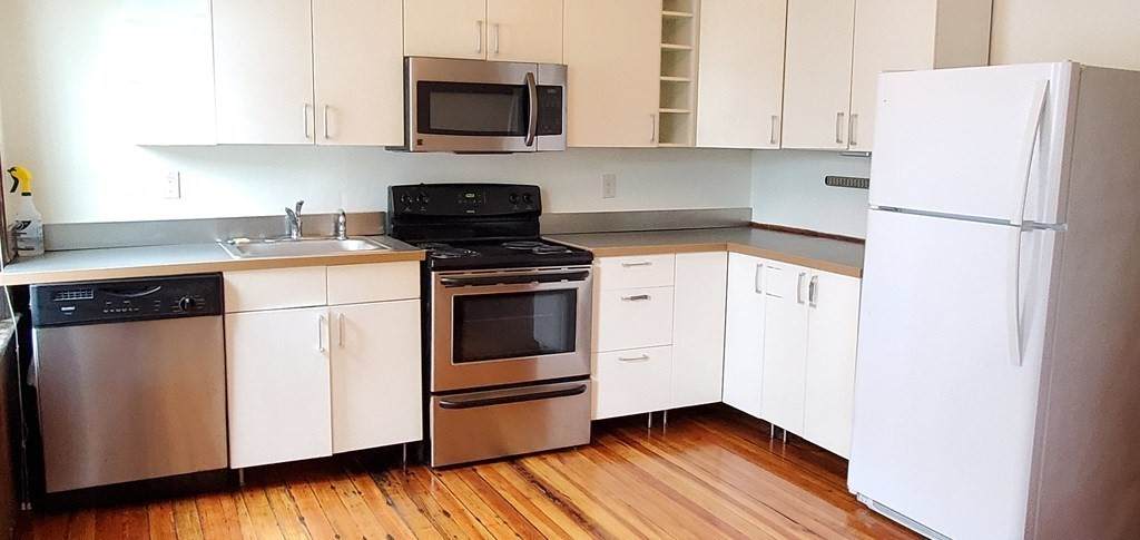 476 Franklin Street - Photo 1