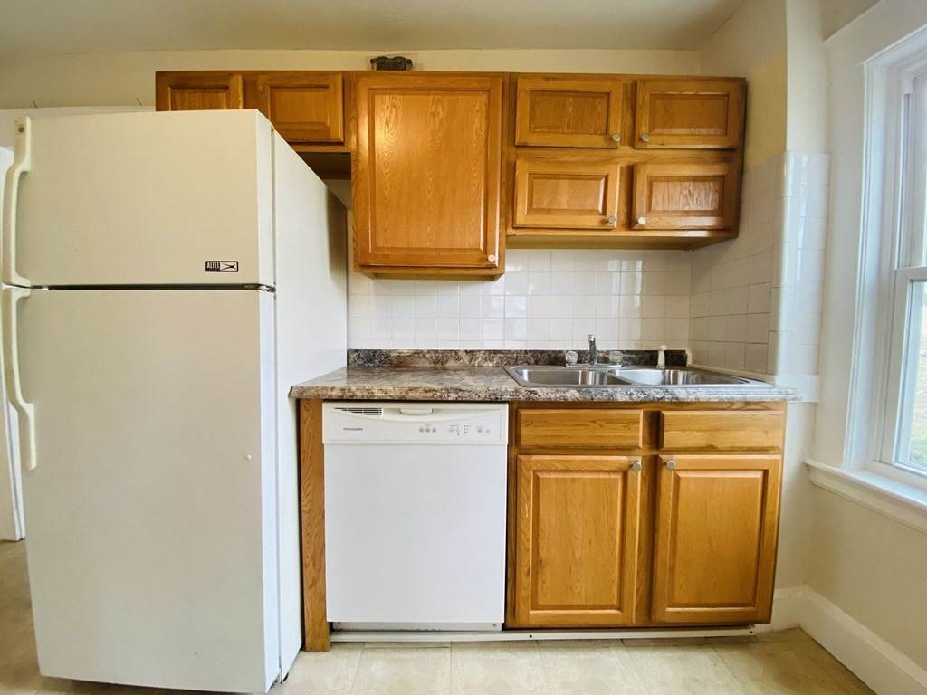 300 West Squantum St - Photo 1