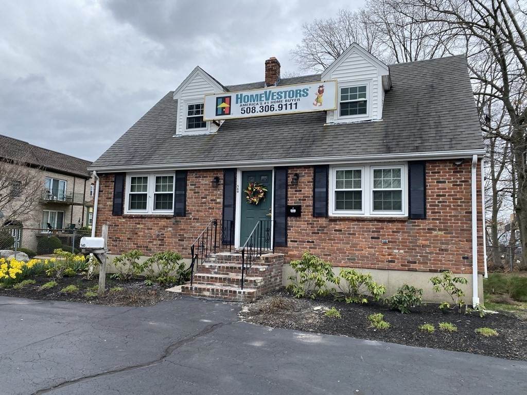 540 Oak St - Photo 1