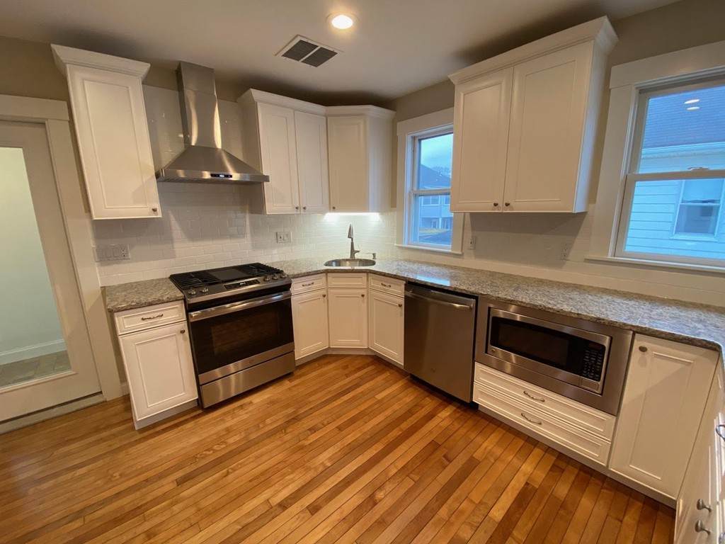 11 Howe Street - Photo 1