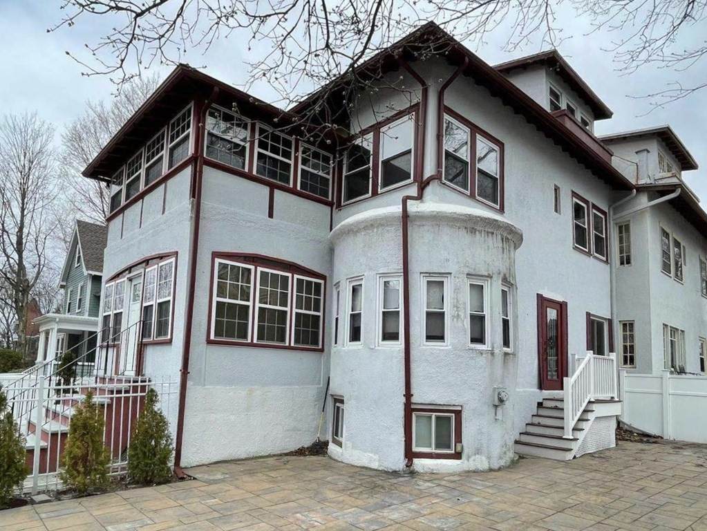 140 Bellevue St - Photo 1