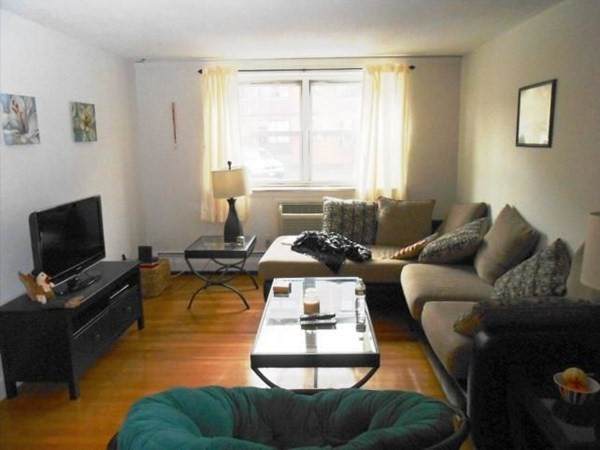 11 Commonwealth Court - Photo 1