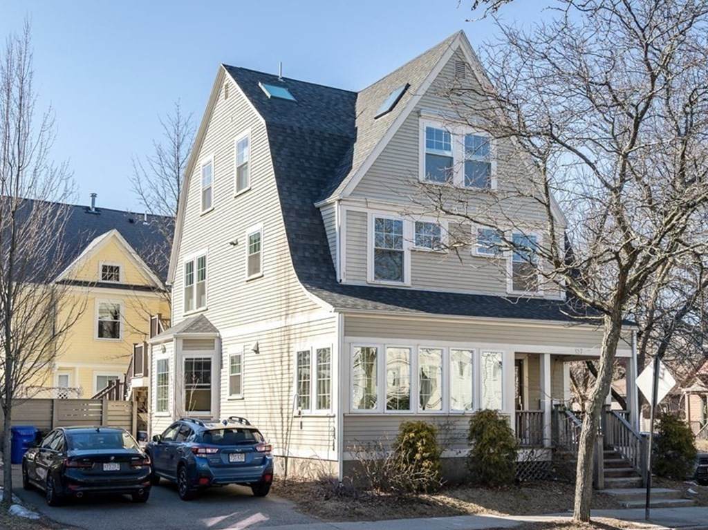 157 Cypress St - Photo 1