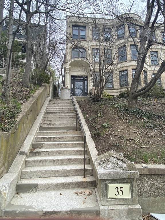 35 Westbourne Terr - Photo 1