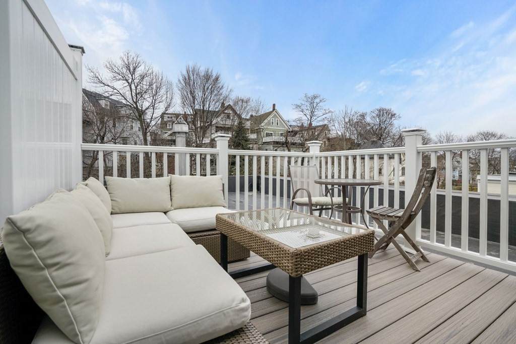 113 Pleasant St - Photo 1
