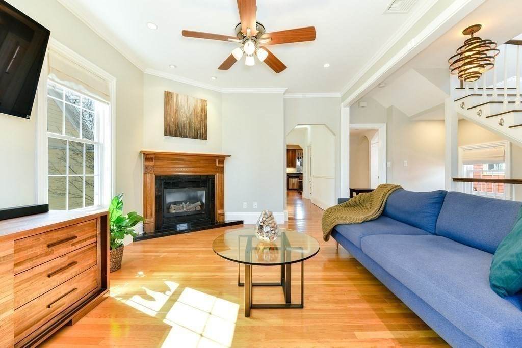 24 Evergreen St - Photo 1