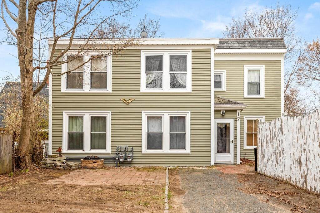 17 Central St - Photo 1