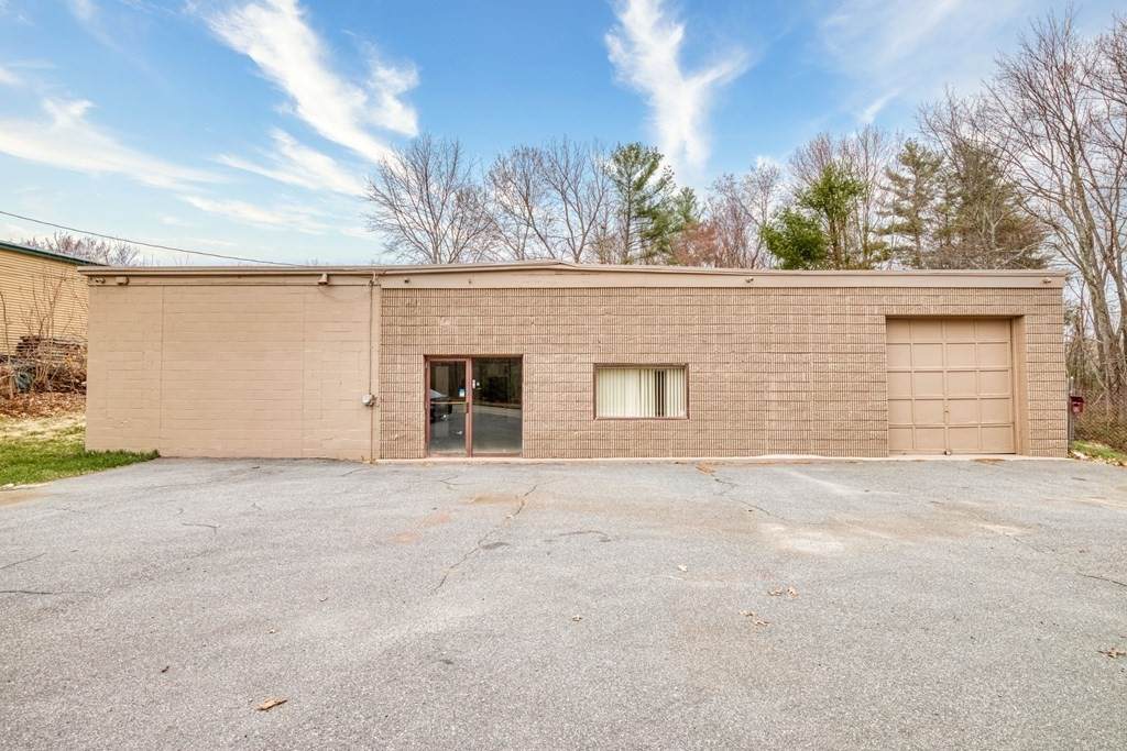93 Guelphwood Rd - Photo 1
