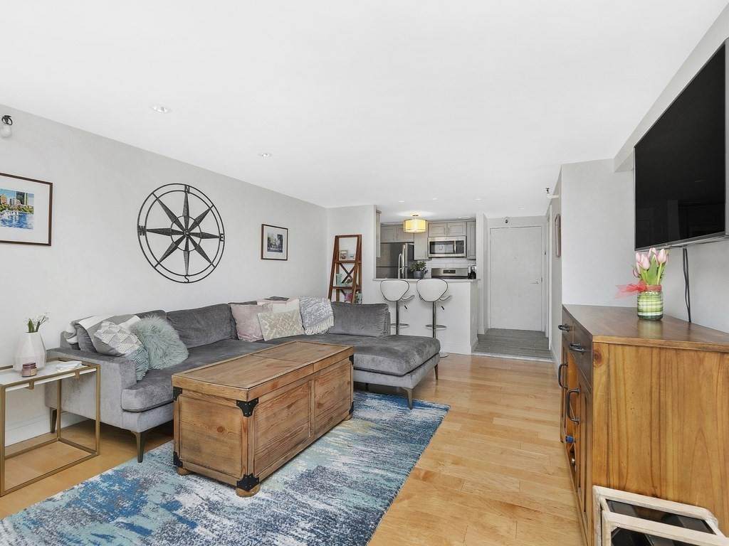 42 8Th St - Photo 1