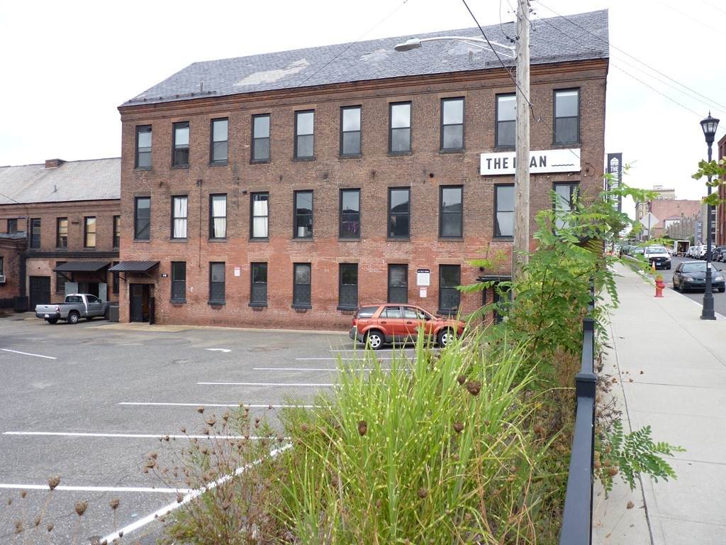 418 Dwight Street - Photo 1