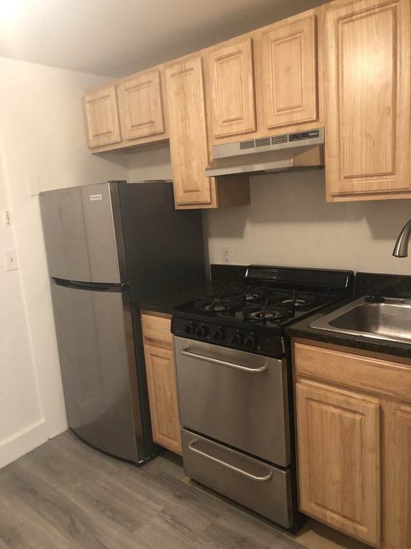228 Sumner St - Photo 1