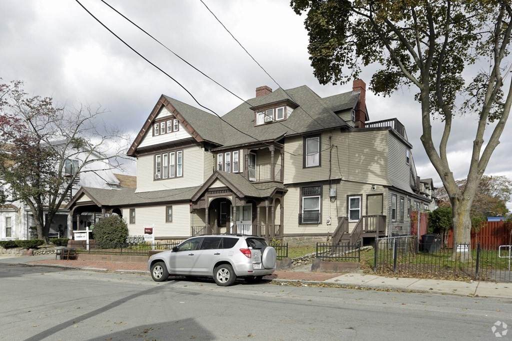 87 Summer St - Photo 1