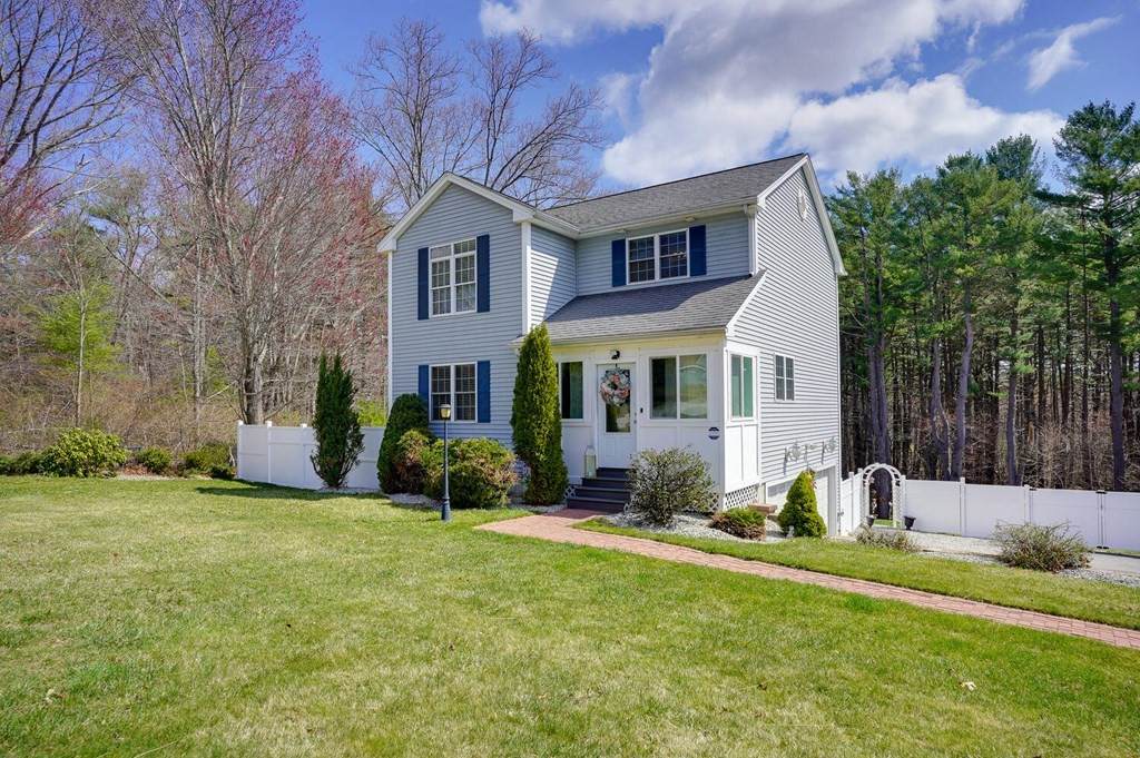 24 Budd Dr - Photo 1