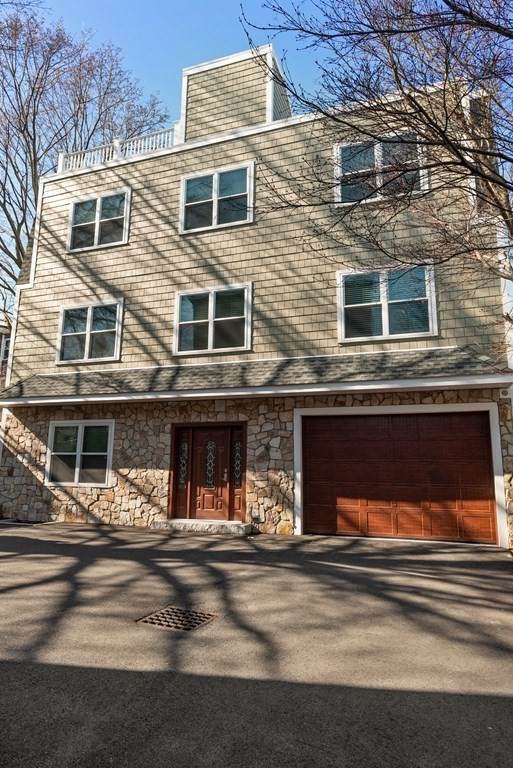 702 E 5th Street - Photo 1