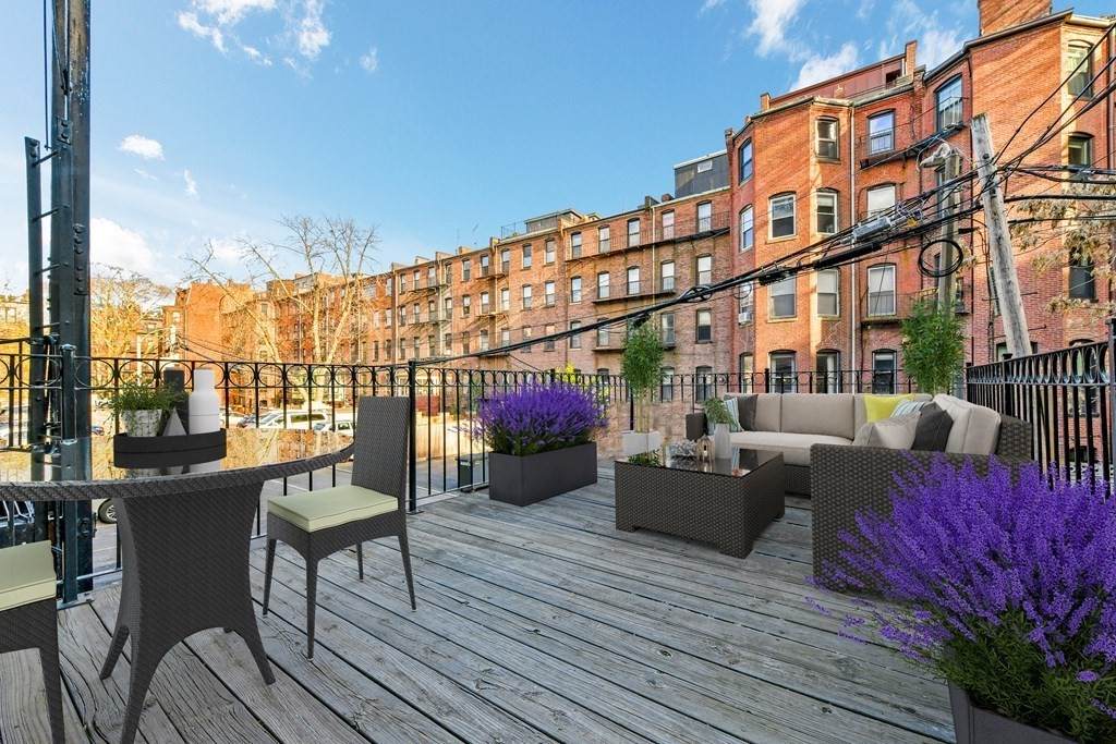 465 Beacon St - Photo 1