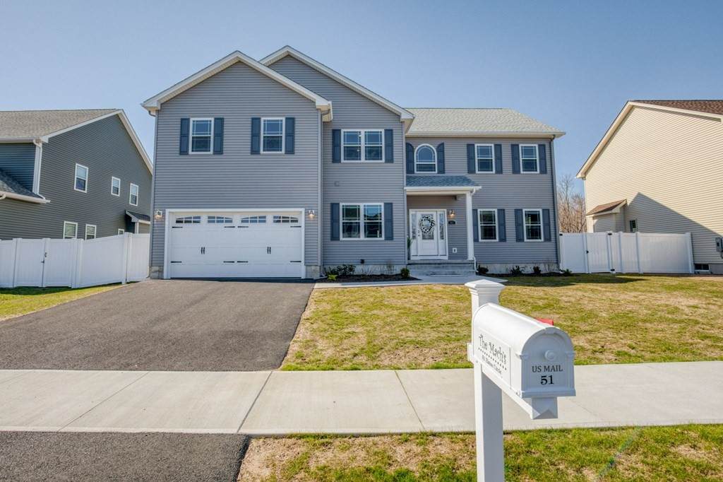 51 Elaine Cir - Photo 1