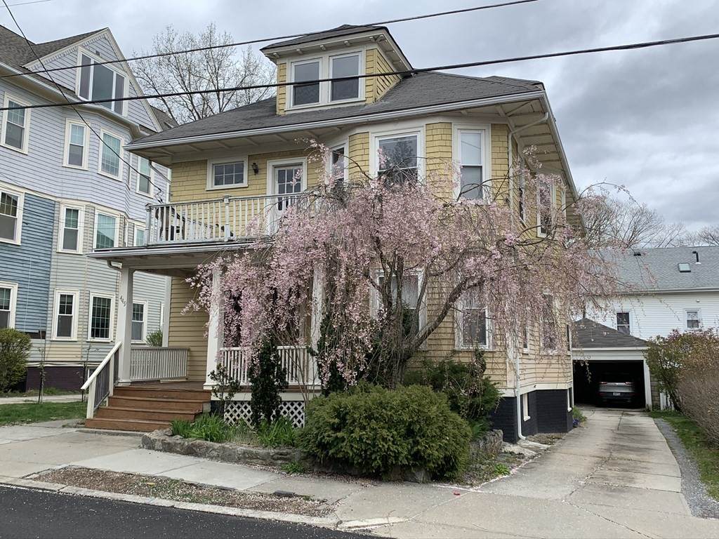 447 Morris Ave - Photo 1