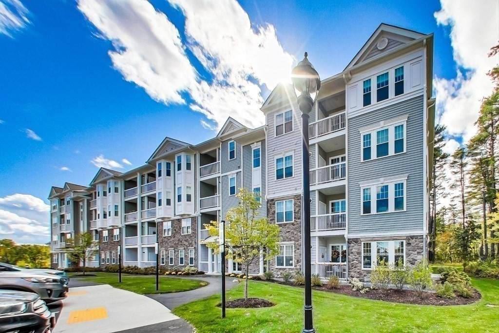 220 Martins Landing - Photo 1