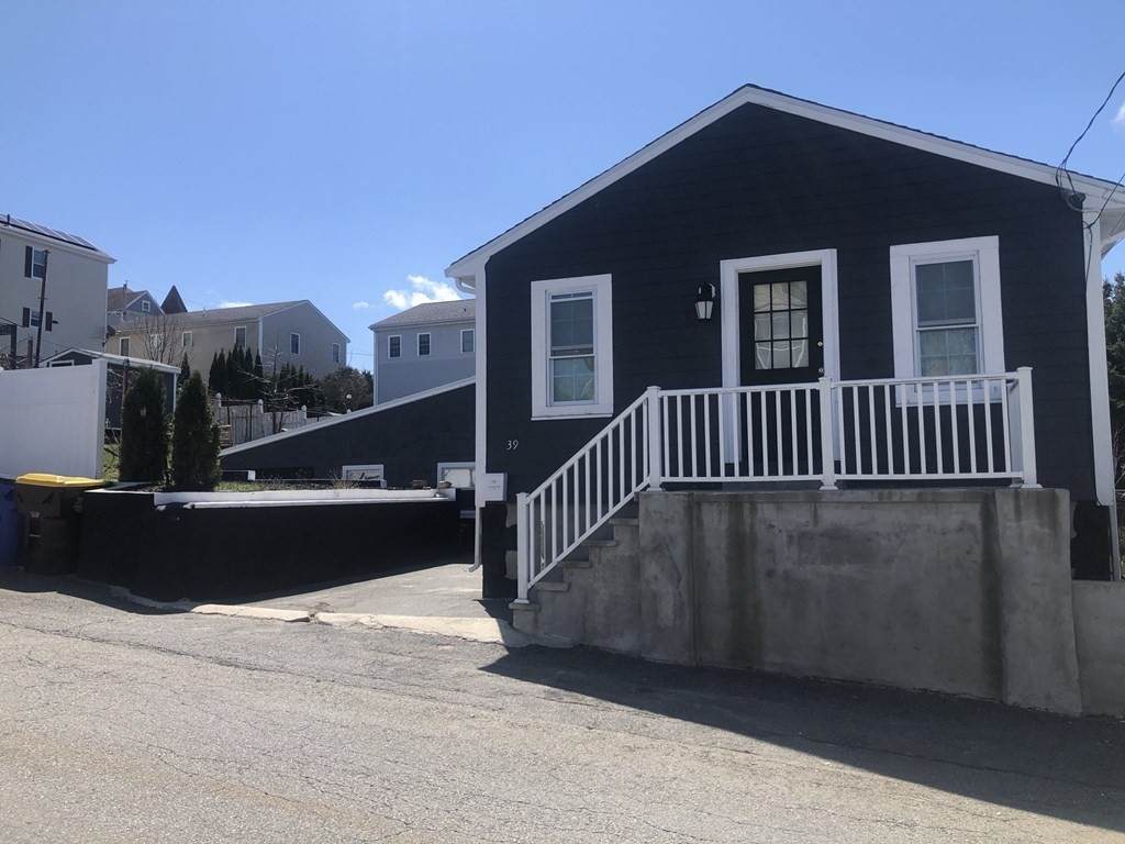 39 Sachem St - Photo 1