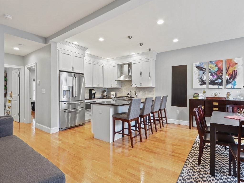 18 Carpenter St - Photo 1