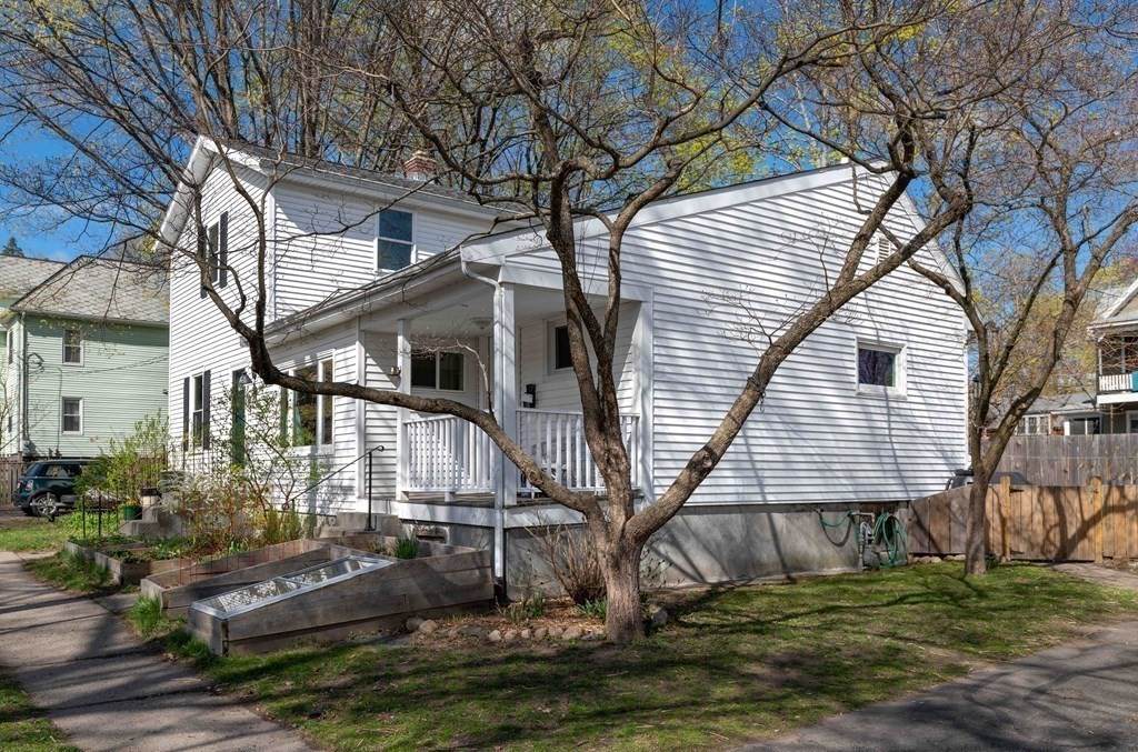 12 Perkins Avenue - Photo 1