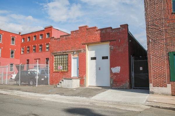 360 Race St - Photo 1