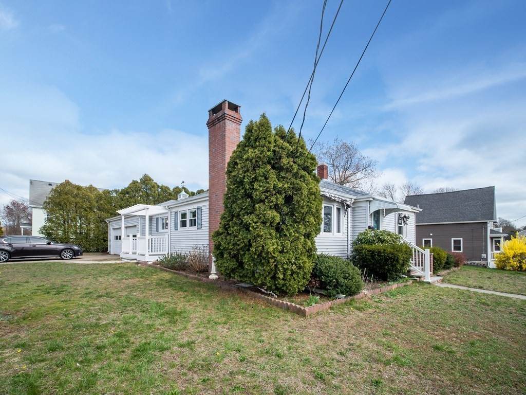 127 Sycamore St - Photo 1