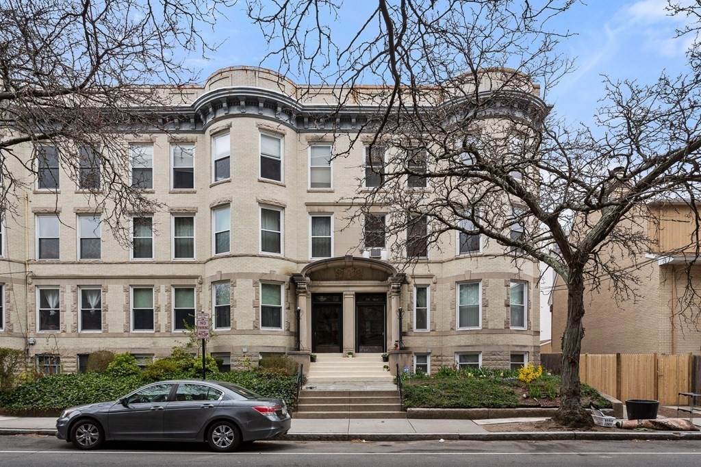 93 Centre St - Photo 1