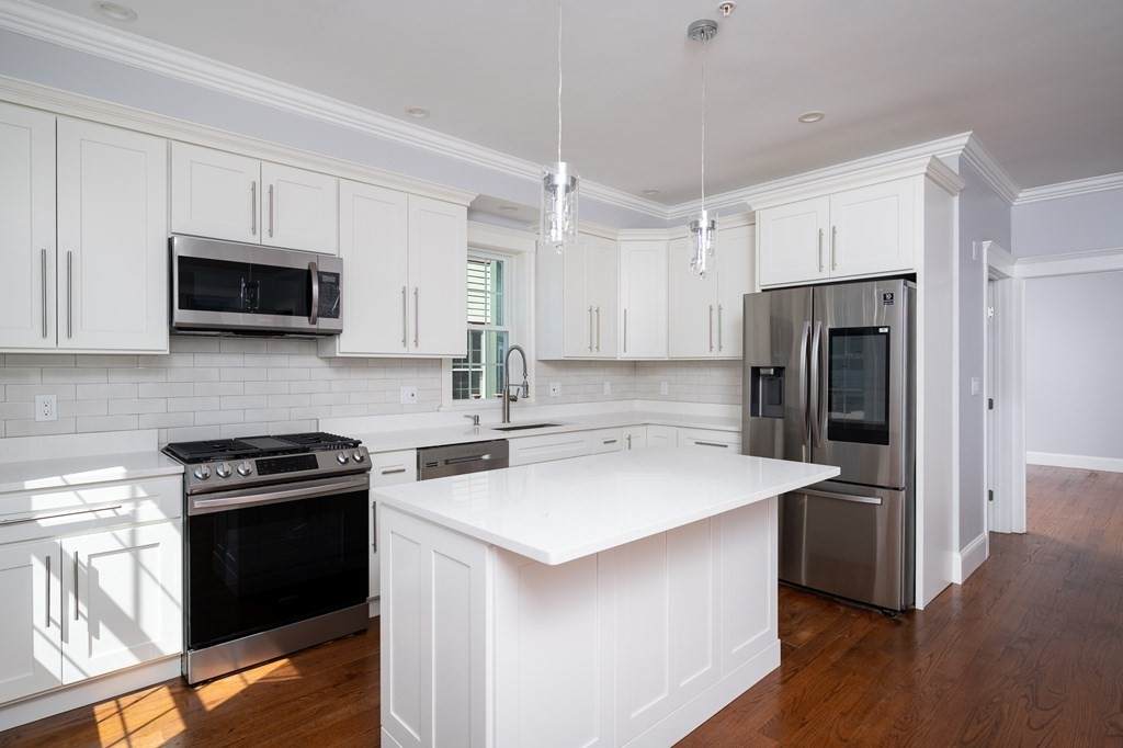 102 Neponset Ave. - Photo 1