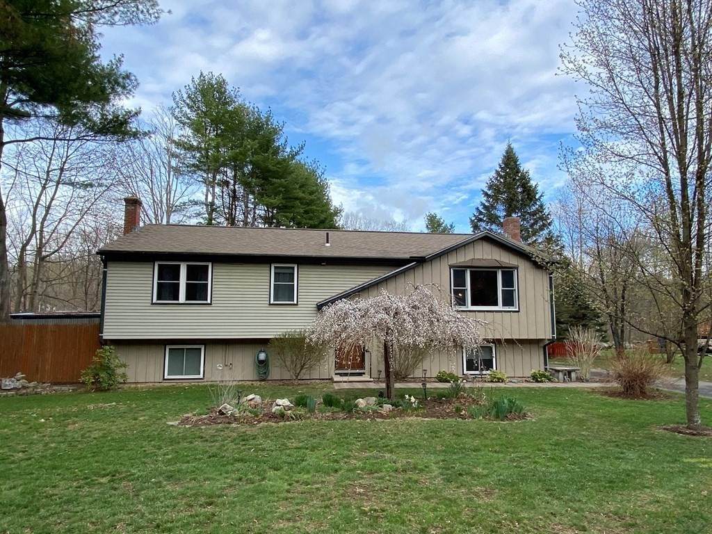 10 Hitching Post Rd - Photo 1
