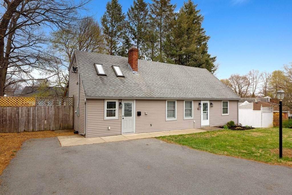 32 Janet Cir - Photo 1