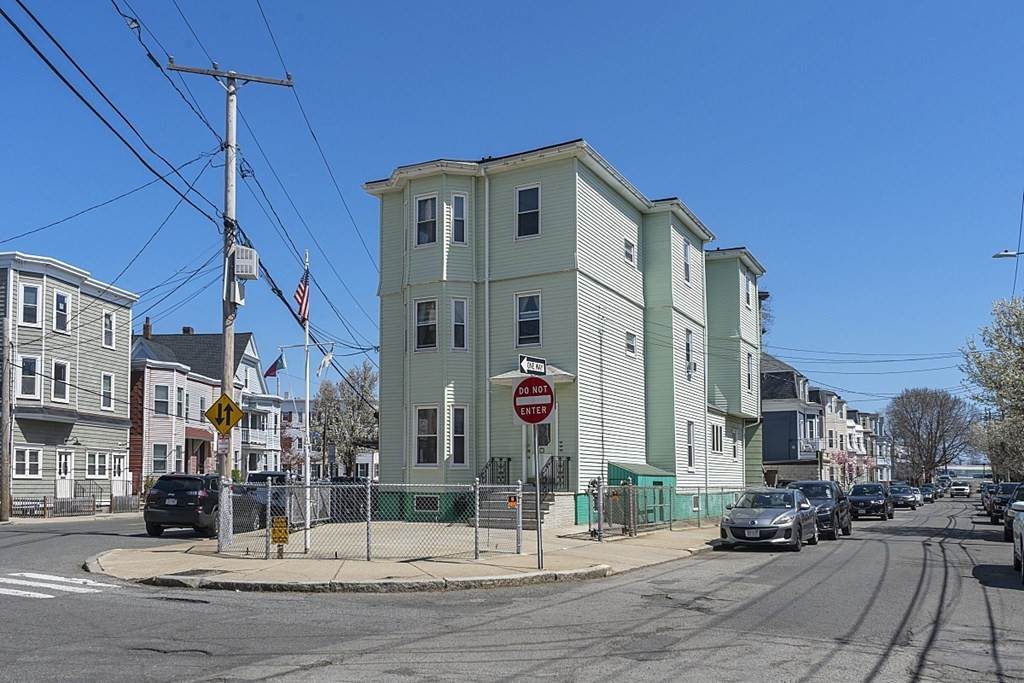 92 Newton Street - Photo 1