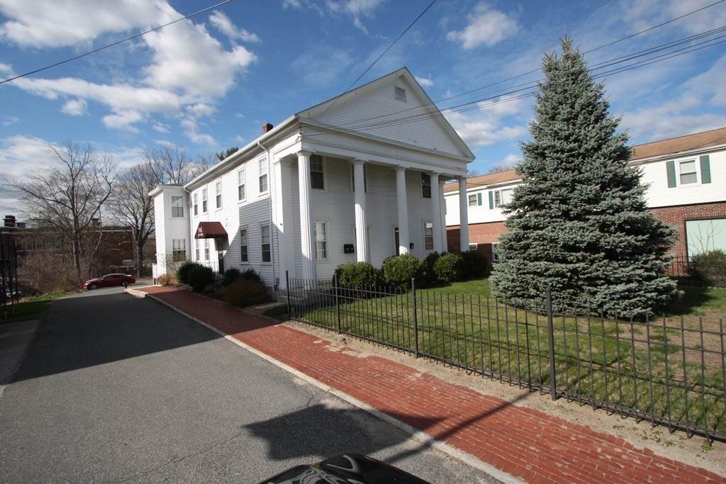 122 Elm St - Photo 1