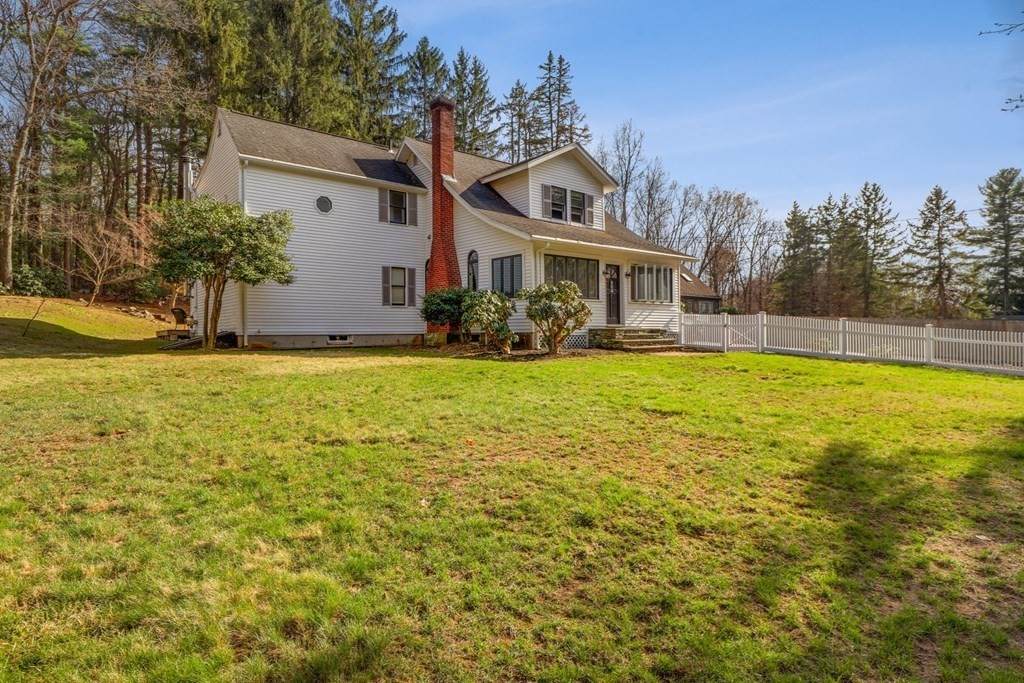 404 Wattaquadock Hill Rd - Photo 1