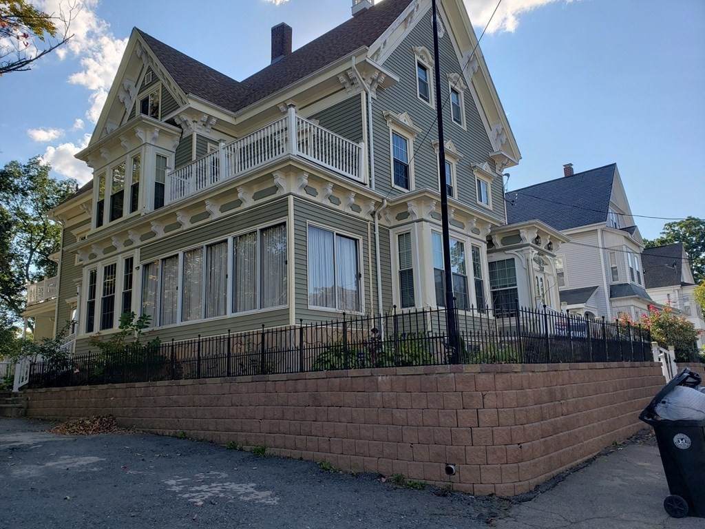 118 Highland St - Photo 1