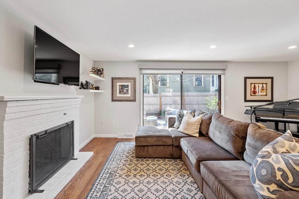 150 Walnut St - Photo 1