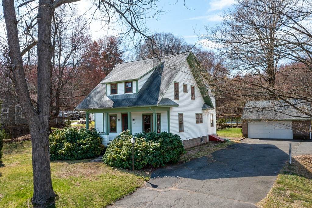 190 Chestnut St - Photo 1