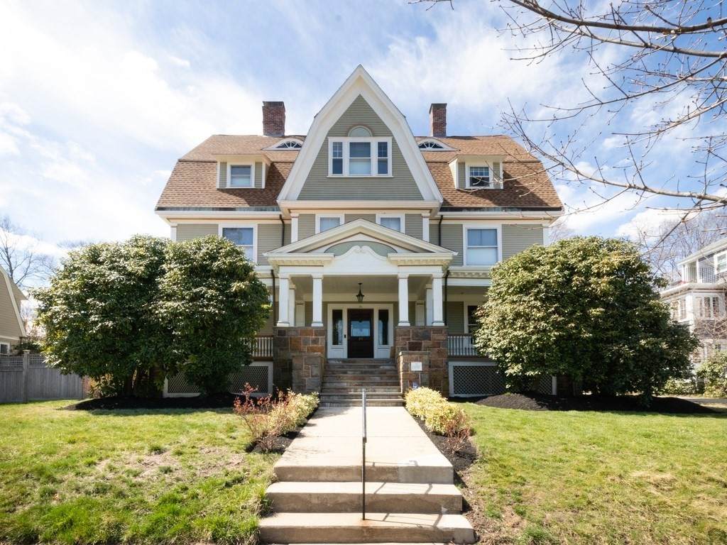 10 Upland Ave - Photo 1