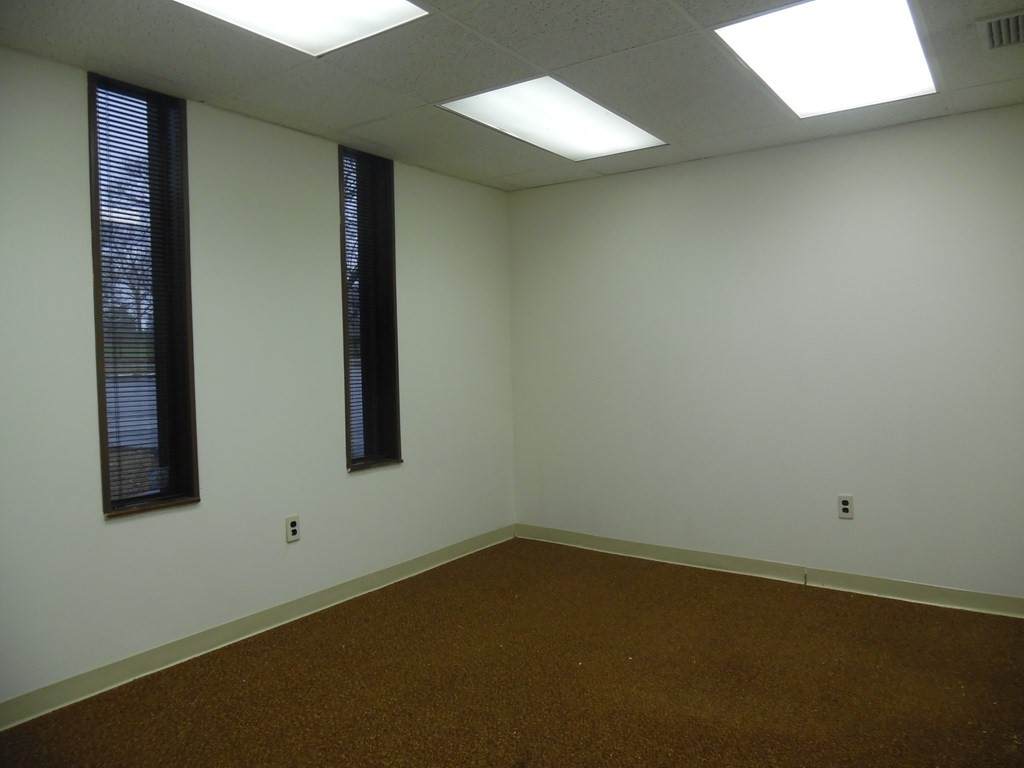 1087 Newman Ave - Photo 1