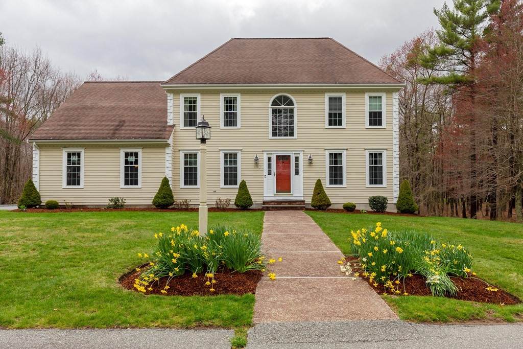110 Sharon Ct - Photo 1