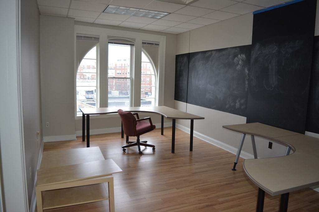 282 Moody - Photo 1