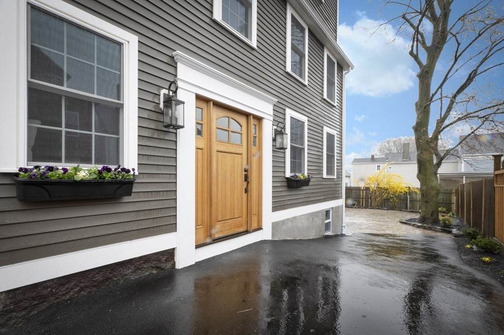 8 Osborne St - Photo 1